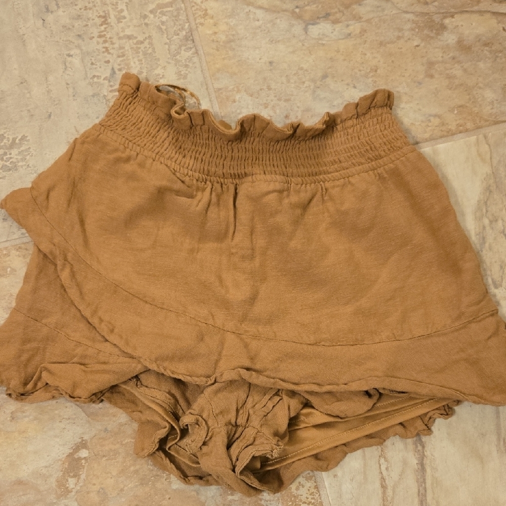 Women's Tan Ruffle Shorts